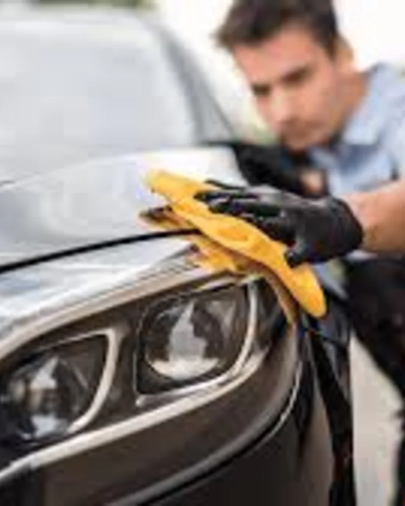 Mobile car detailing business owner